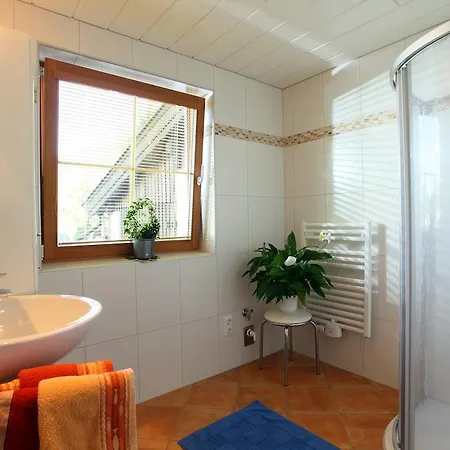 Haus Hirzinger 브릭센임탈